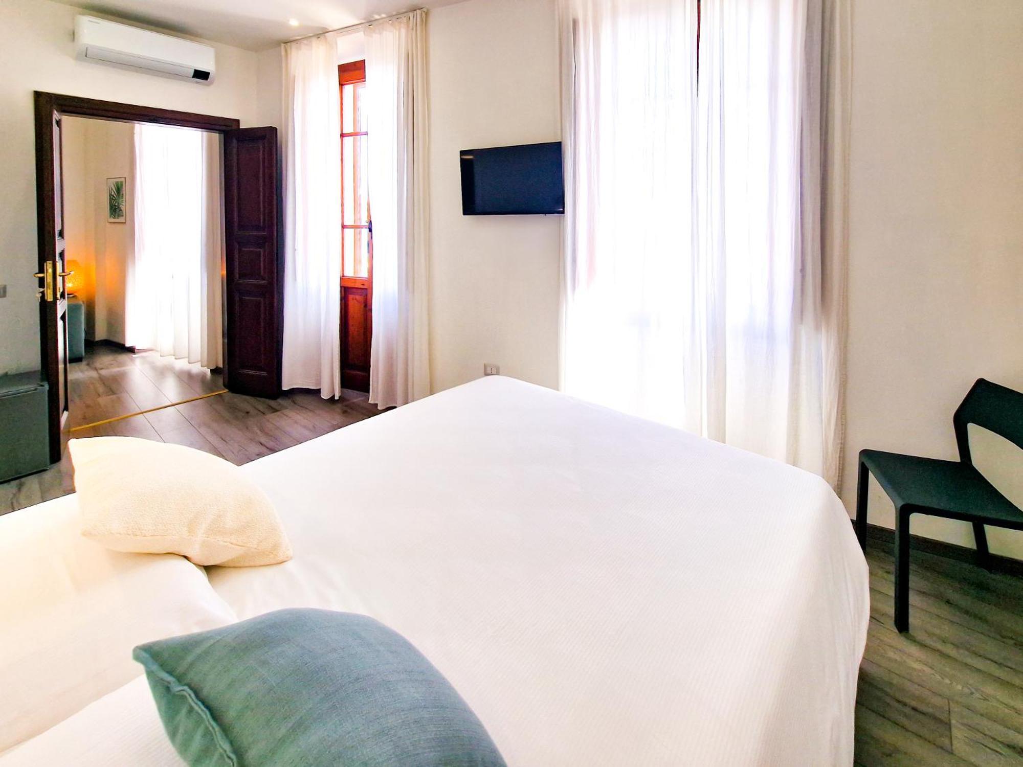 Il Caracolo Rooms La Maddalena  Exteriör bild